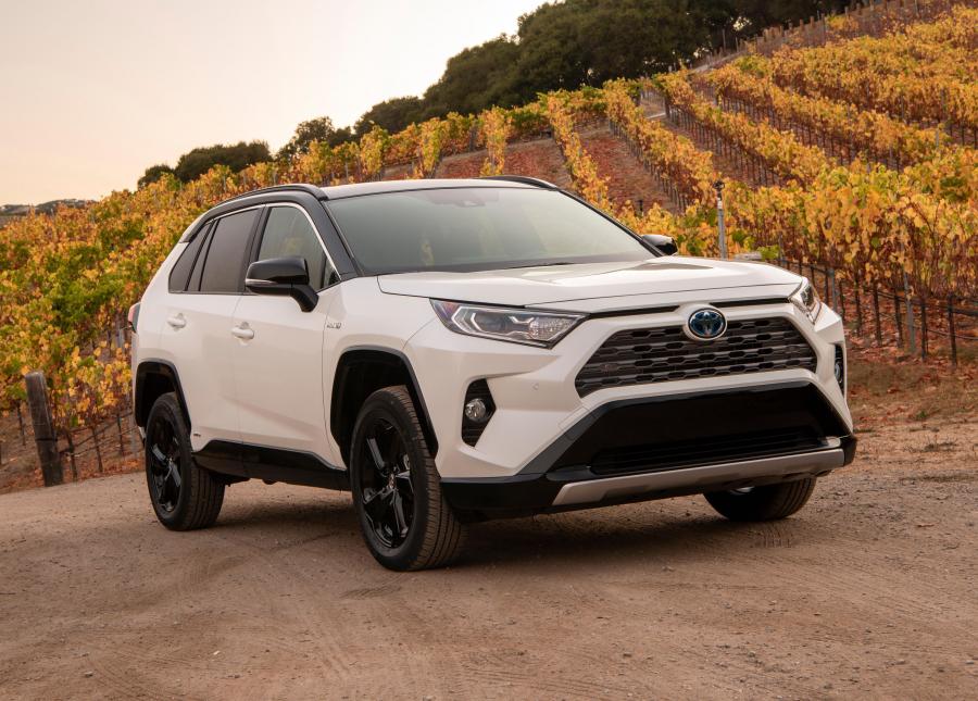  Toyota RAV4 XSE Hybrid 2018 года  (NA) (фото 20 из 71)